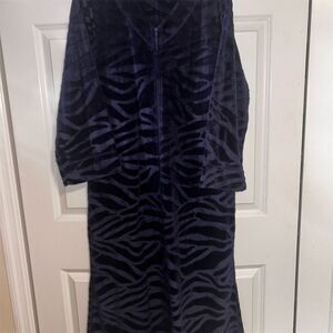 Miss Elaine Women's Purple Zebra Print Long Sleeve Robe Size M
